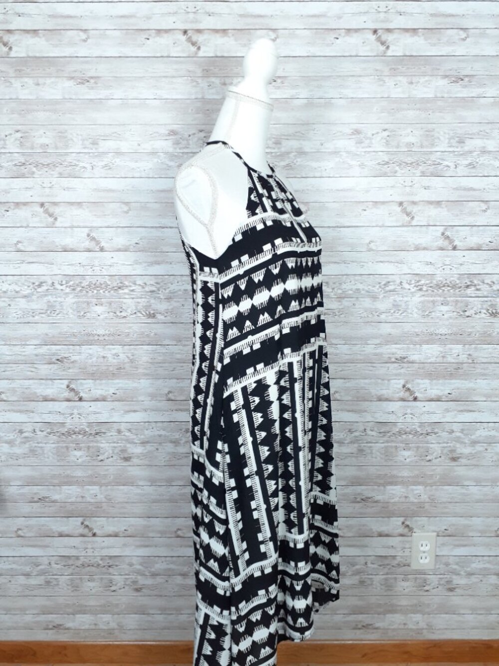 Peyton Jensen Evereve Mika Midi Dress XS Halter Neckline Handkercheif Hem 940A - Picture 3 of 8